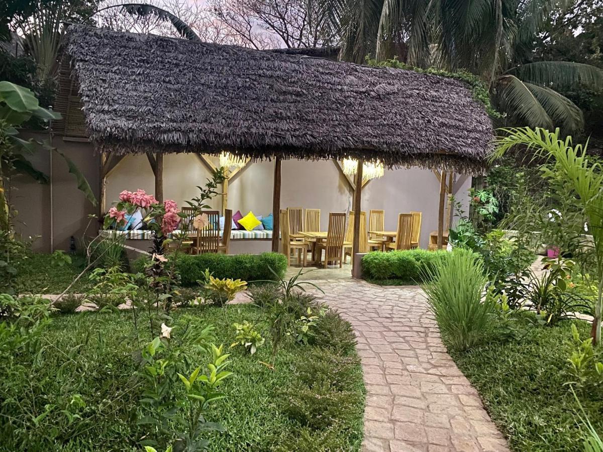 La Perle Rare De Nosy Be Hotel Ambatoloaka  Bagian luar foto