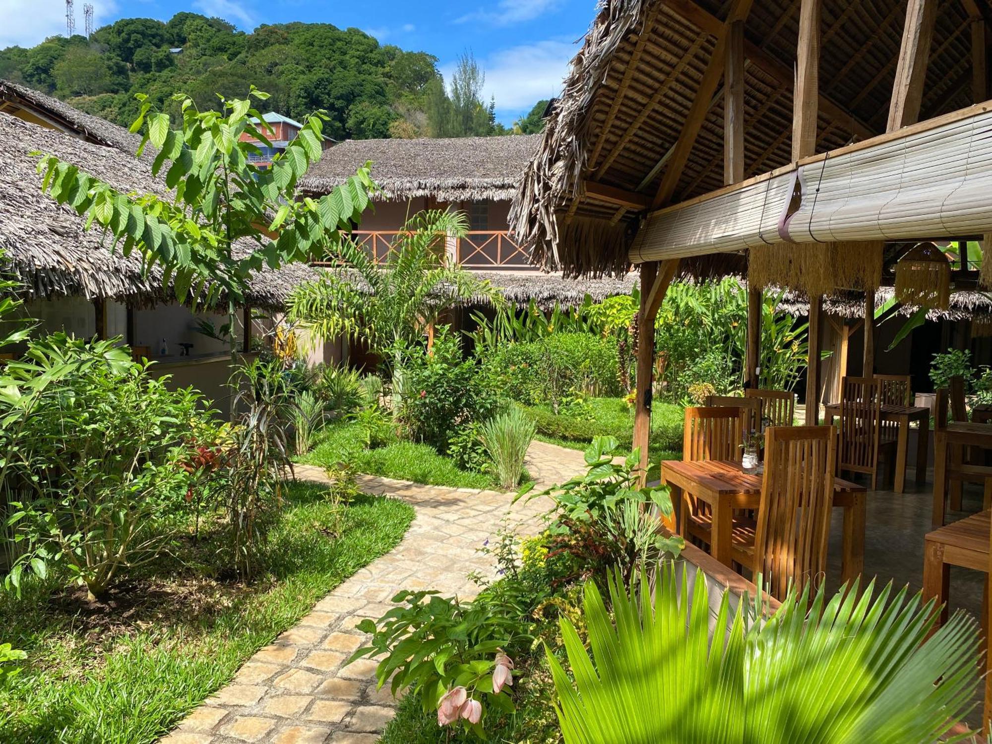 La Perle Rare De Nosy Be Hotel Ambatoloaka  Bagian luar foto