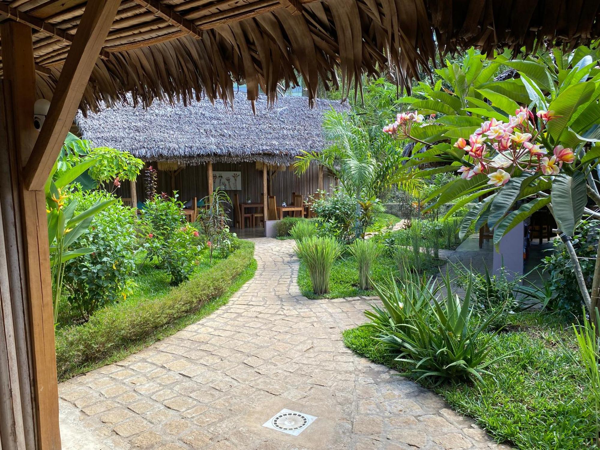 La Perle Rare De Nosy Be Hotel Ambatoloaka  Bagian luar foto