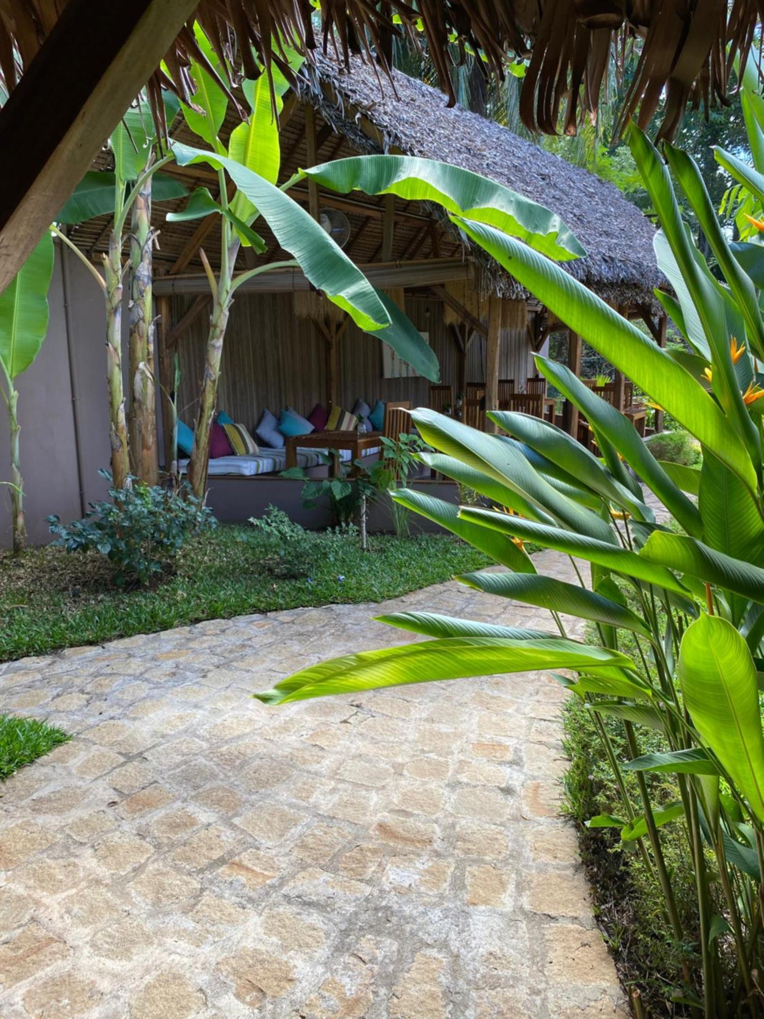 La Perle Rare De Nosy Be Hotel Ambatoloaka  Bagian luar foto