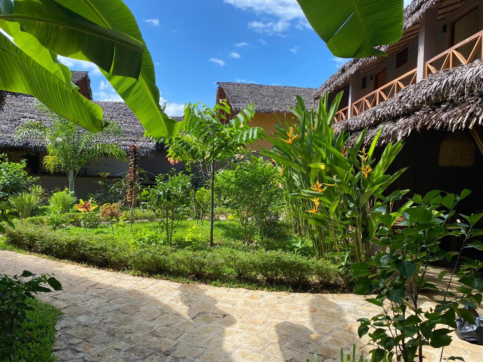 La Perle Rare De Nosy Be Hotel Ambatoloaka  Bagian luar foto