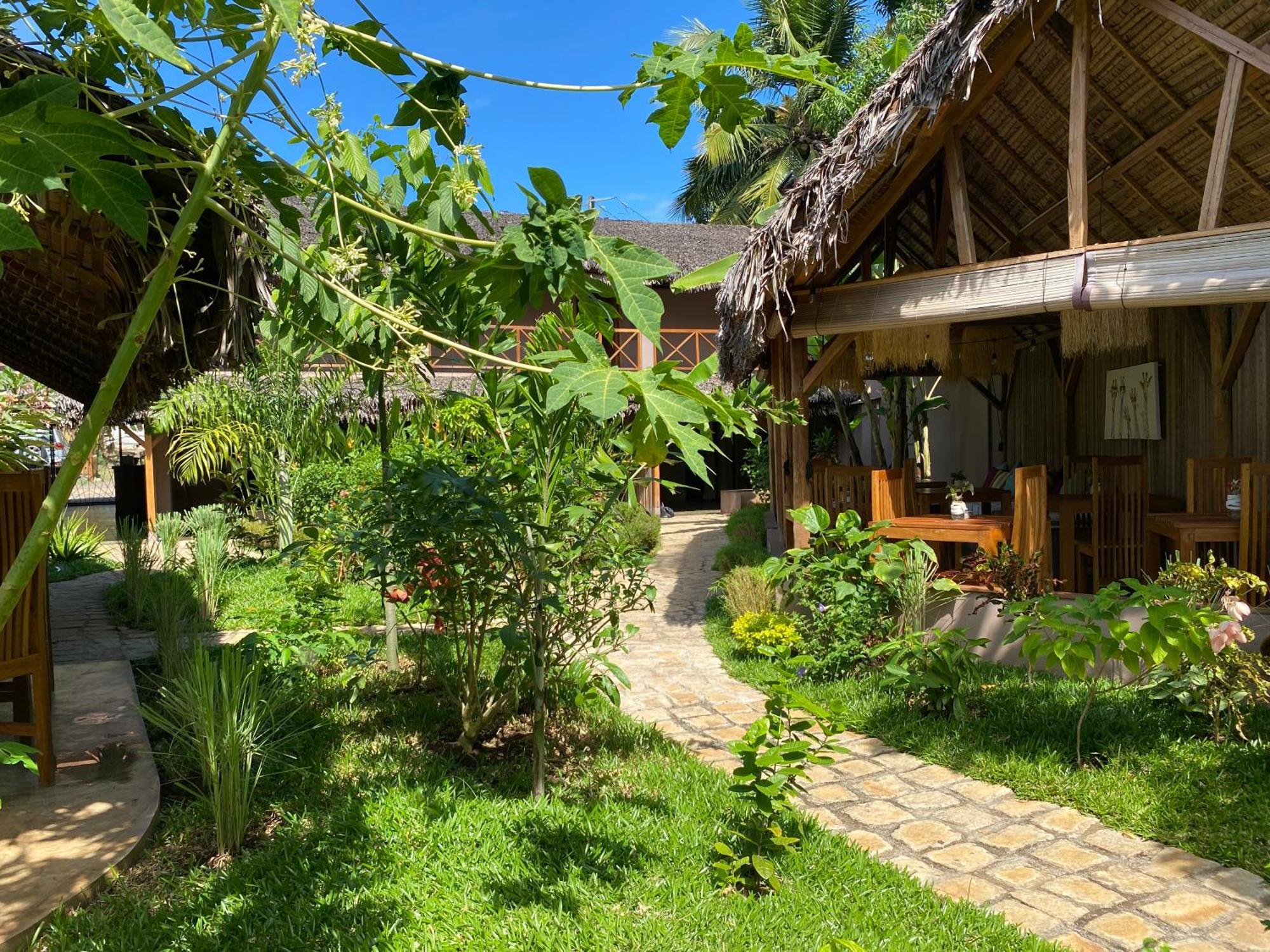 La Perle Rare De Nosy Be Hotel Ambatoloaka  Bagian luar foto