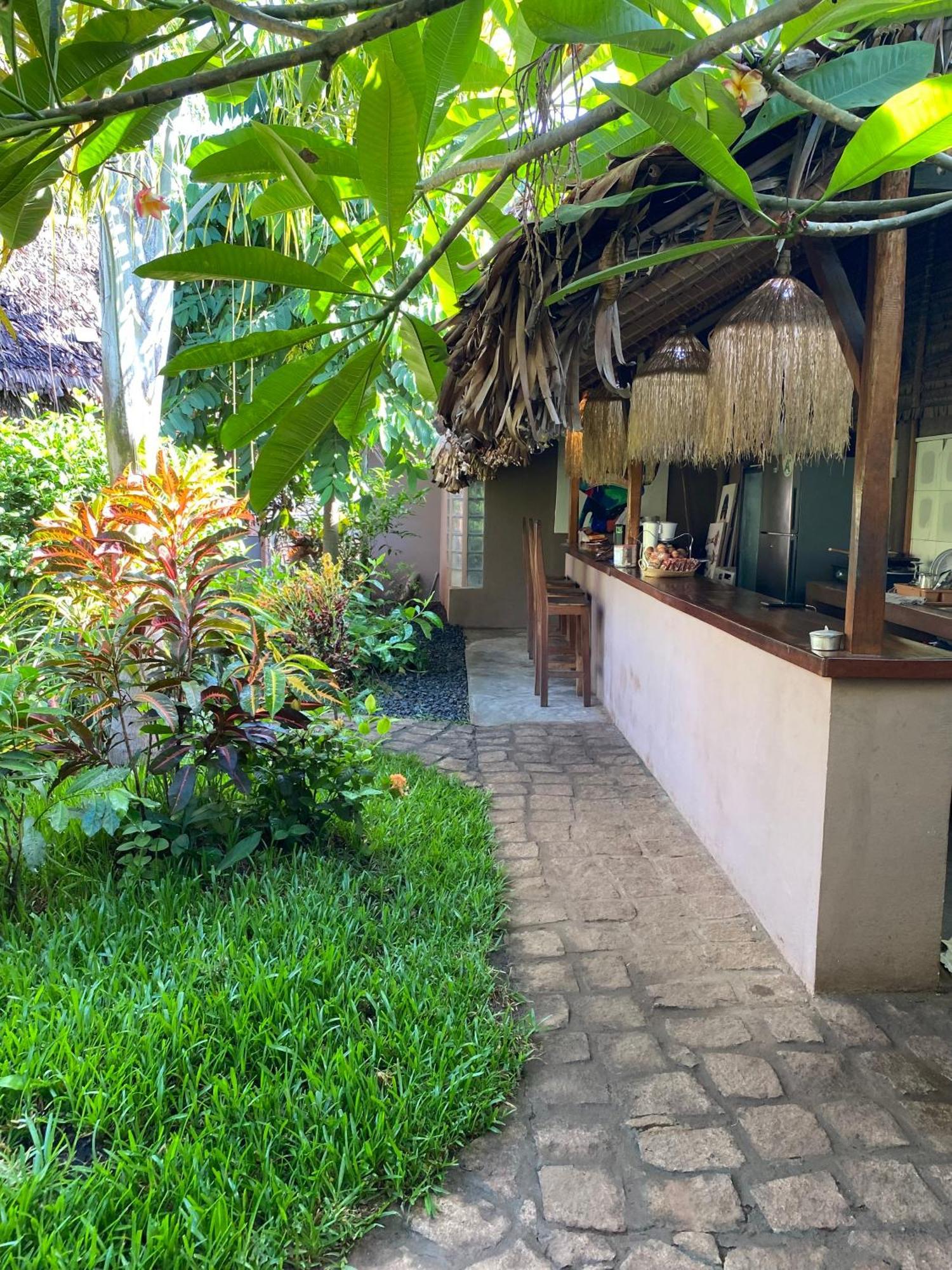 La Perle Rare De Nosy Be Hotel Ambatoloaka  Bagian luar foto