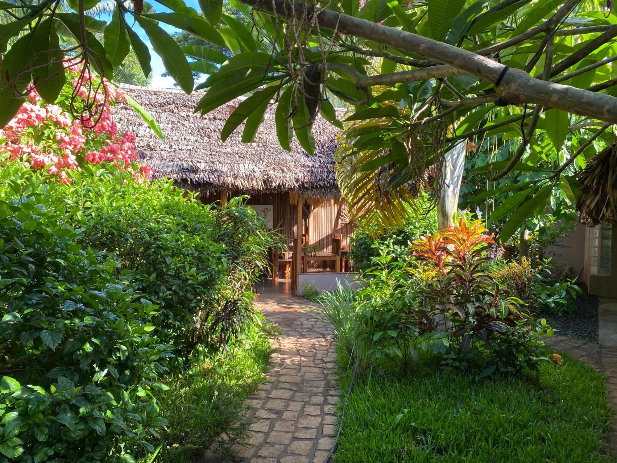 La Perle Rare De Nosy Be Hotel Ambatoloaka  Bagian luar foto